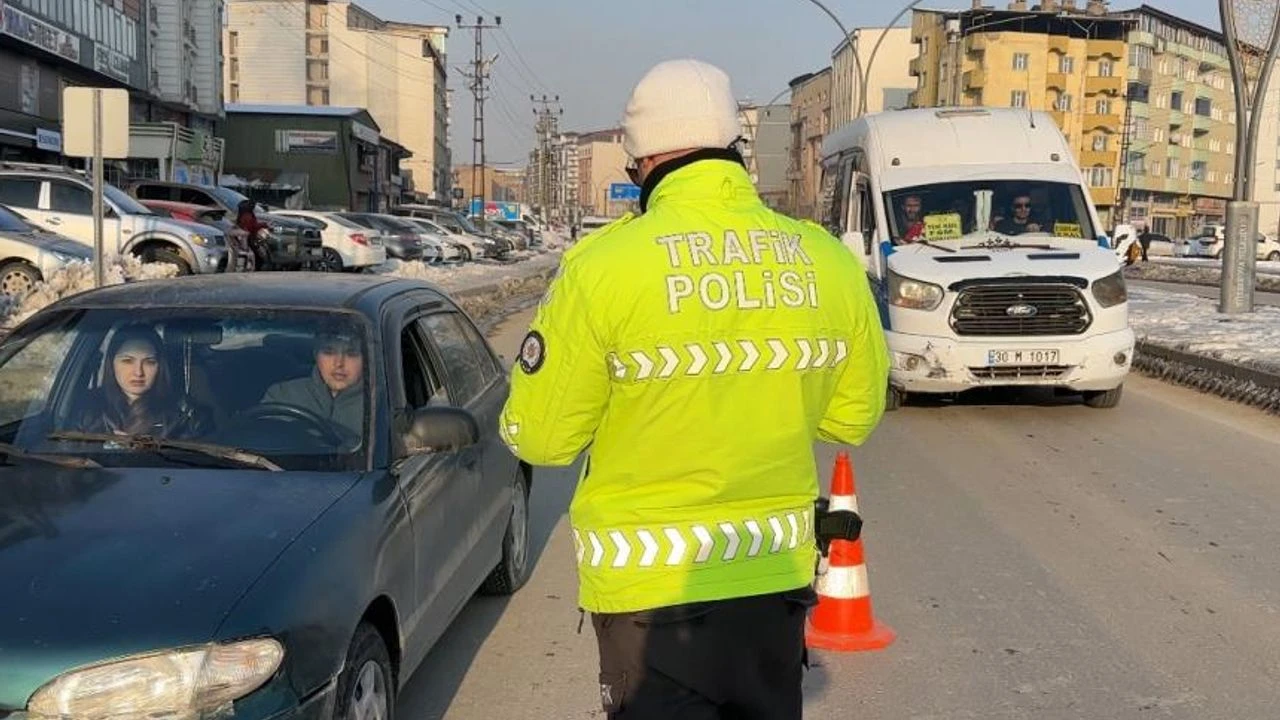 Hakkari’de Aynı Araca 10 Dakika Arayla İki Farklı Park Cezası!