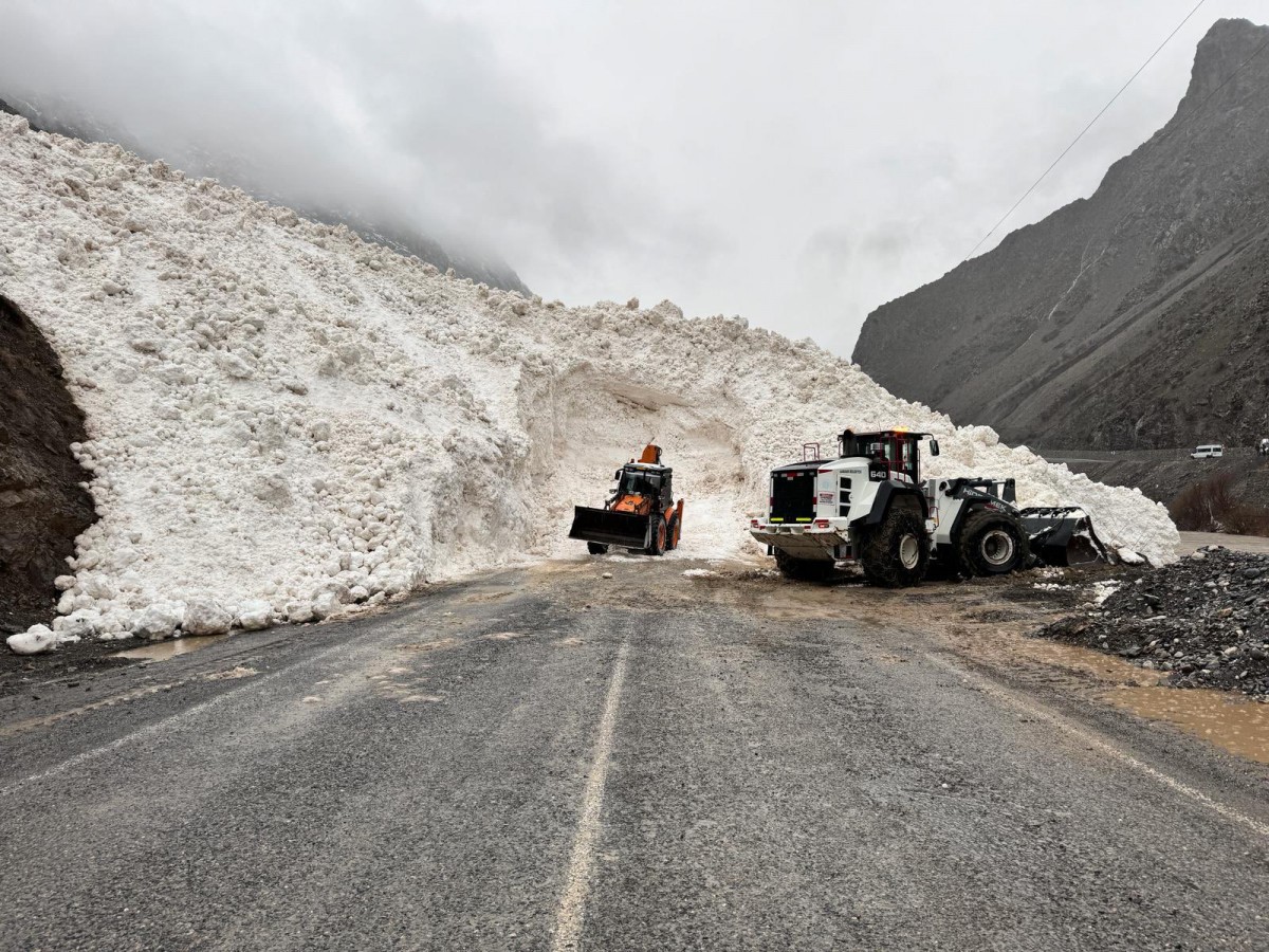 Hakkari’de 2 yerleşim yerine çığ uyarısı