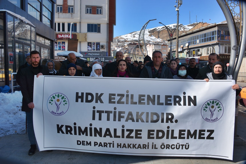 Hakkari DEM Parti'den gözaltı ve kayyum açıklaması