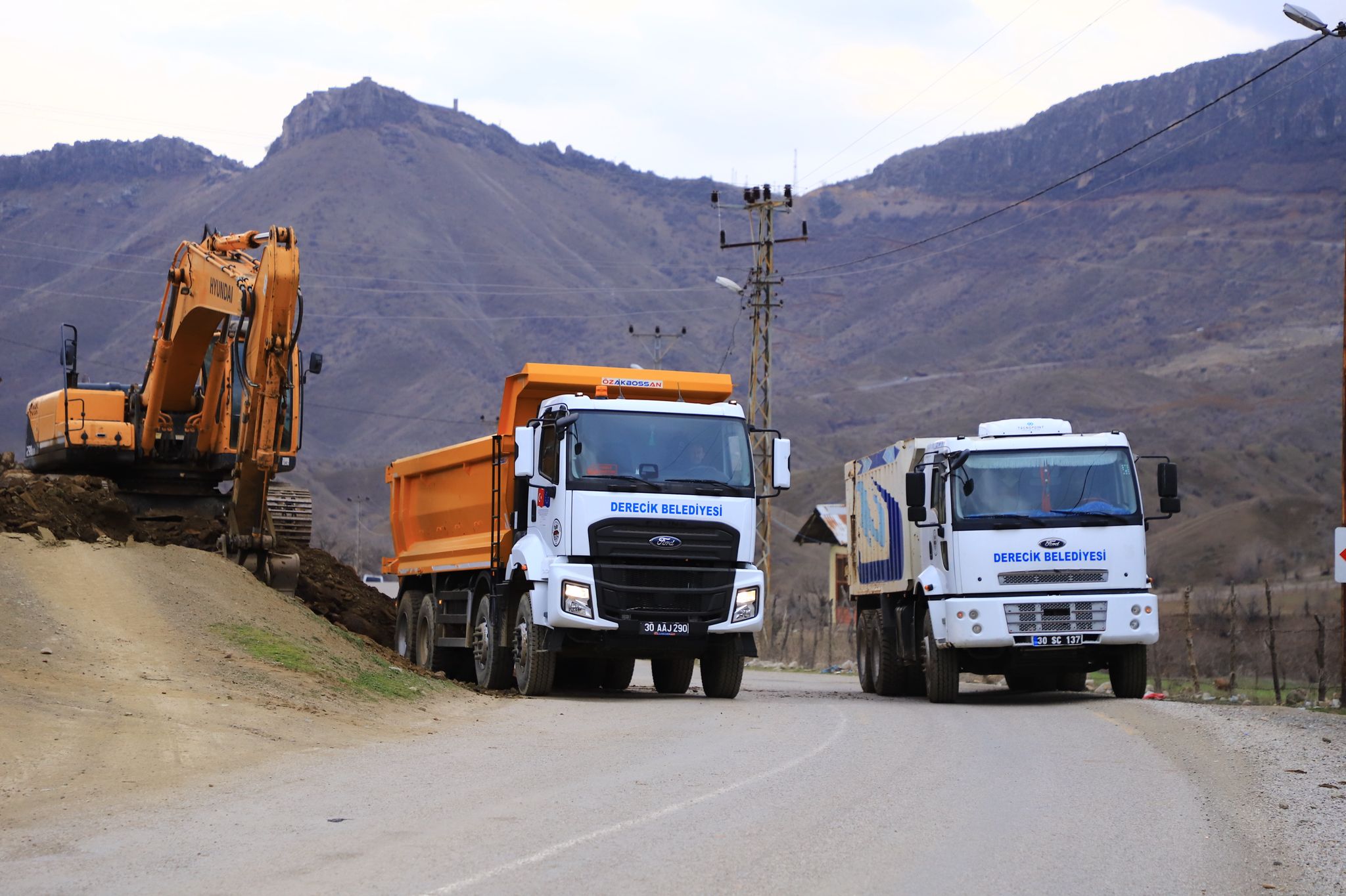 Derecik'teki Bahar Havası Çalışmalara İmkân Sağlıyor