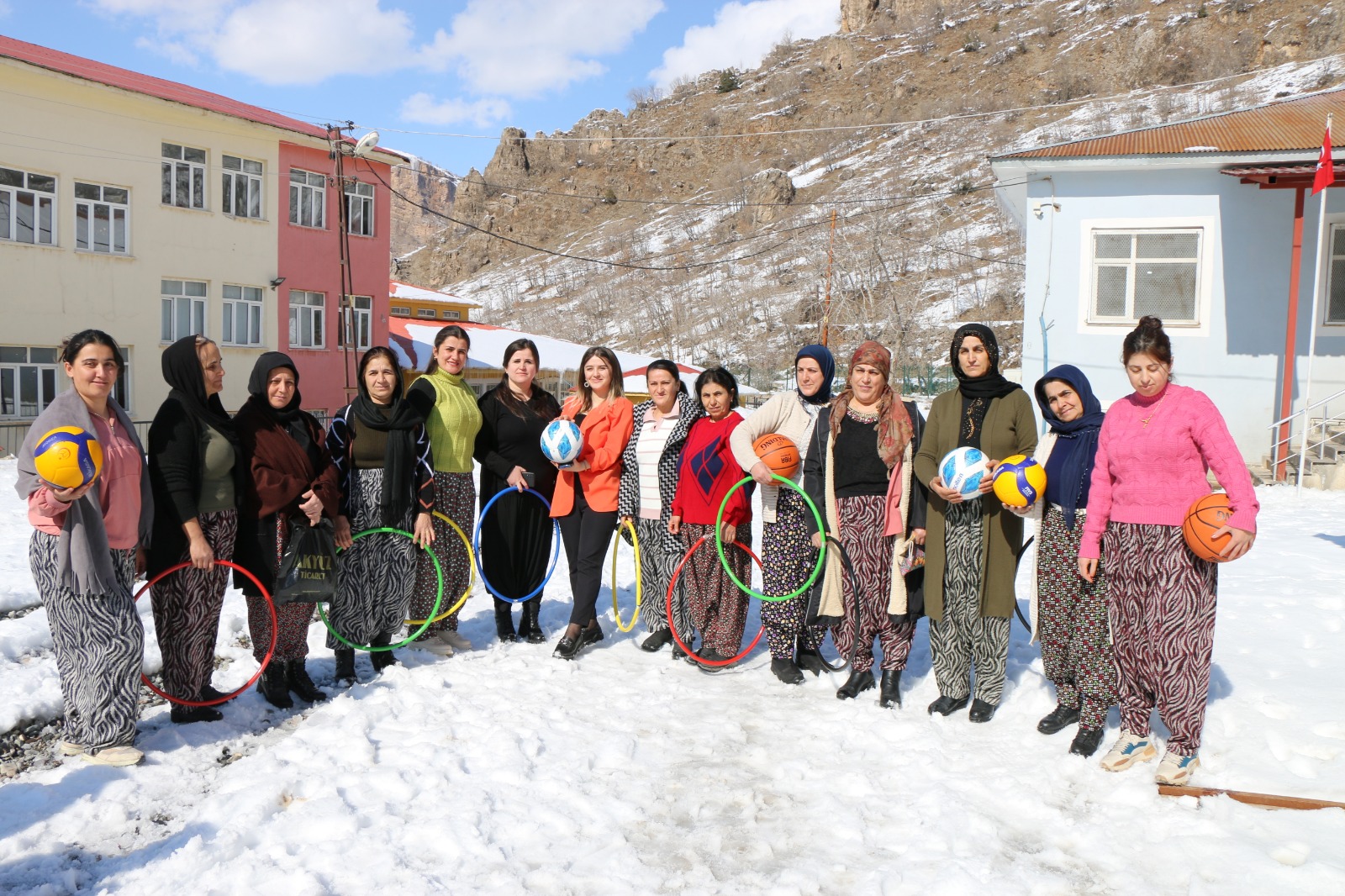 Çukurca’da Kadınlara Özel Etkinlik: Eğlence ve Rekabet Bir Arada