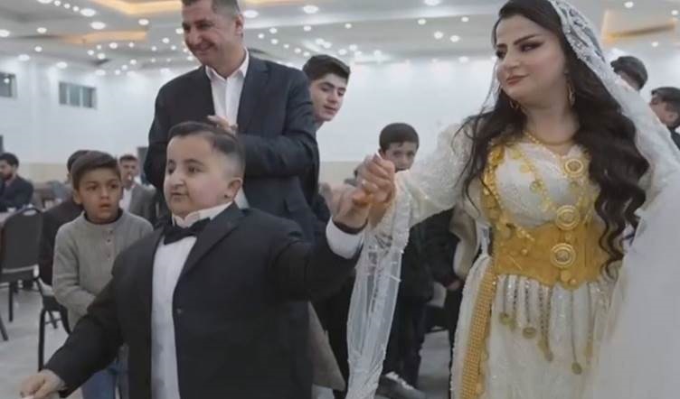 Sıra dışı düğün: Fiziksel görünüm değil, sevgi kazandı