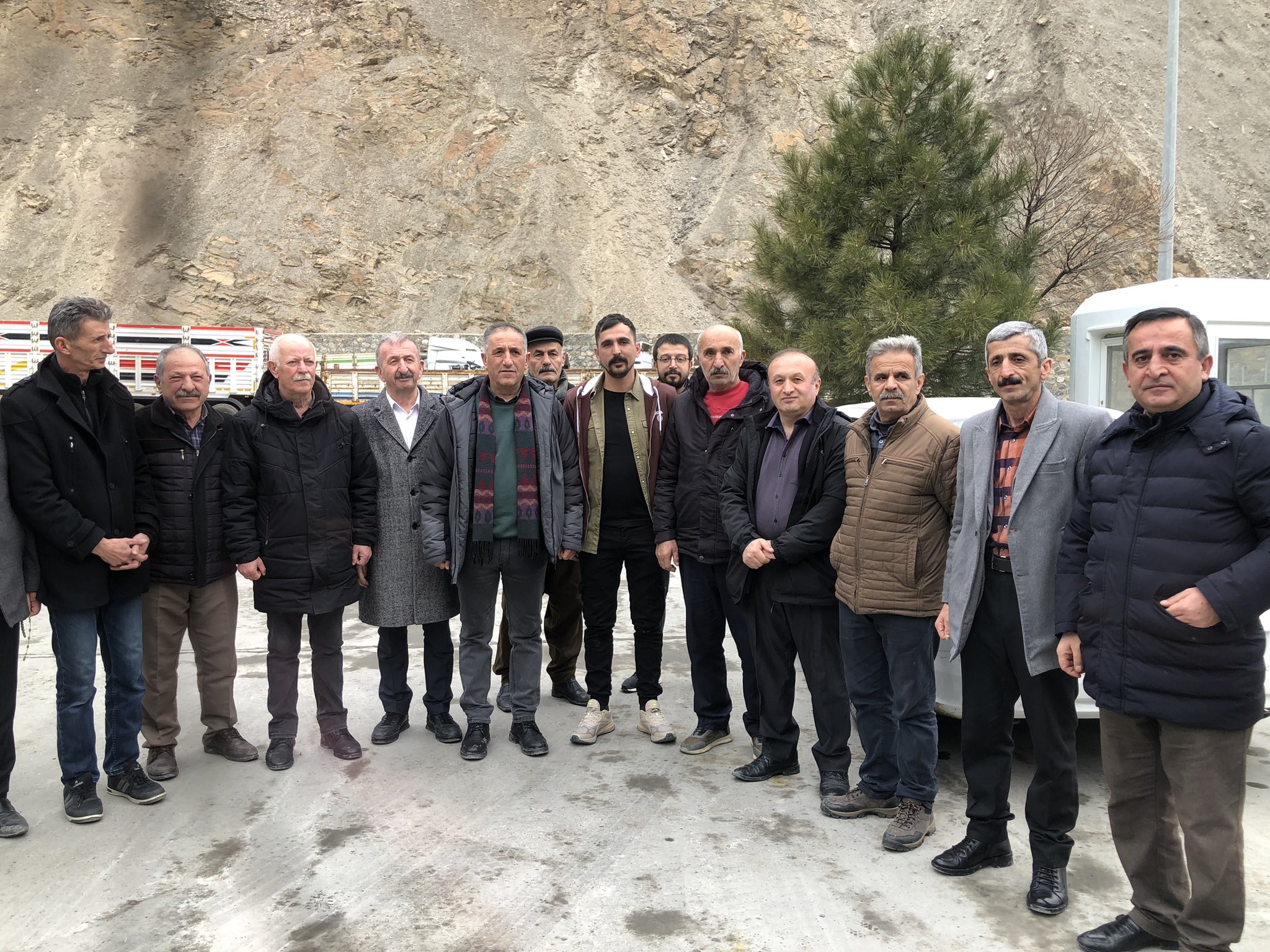 Cezaevindeki 5 Hakkarili kardeşten 3'u tahliye oldu