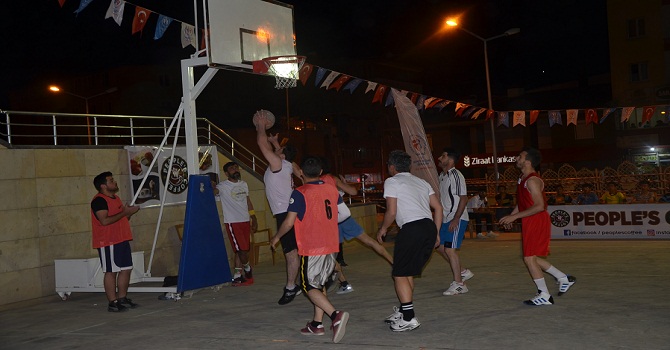Hakkari'de "Sokak Basketbolu Turnuvası"