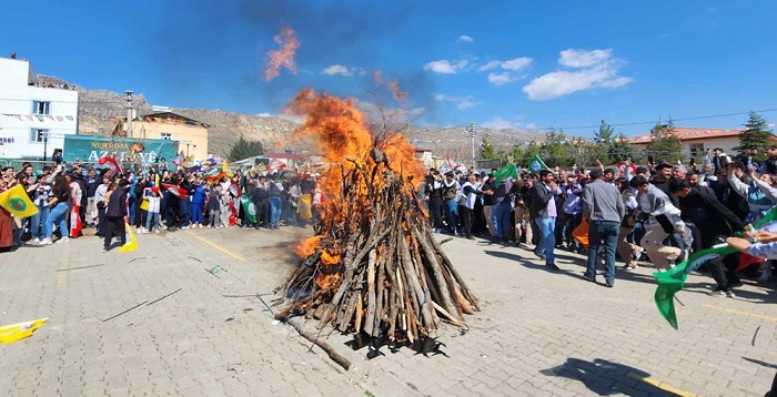 2025'in ilk Newroz ateşi  yakıldı