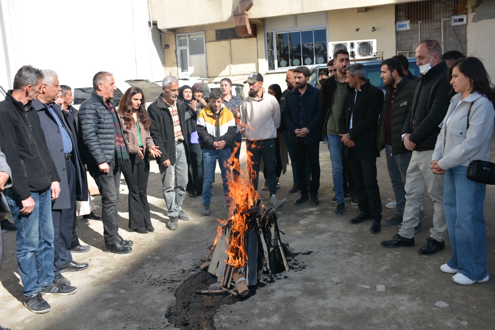 DEM Parti Hakkari'de Newrozun startını verdi