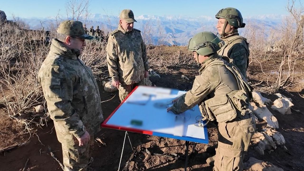 Kara Kuvvetleri Komutanı Hakkari'de denetlemelerde bulundu