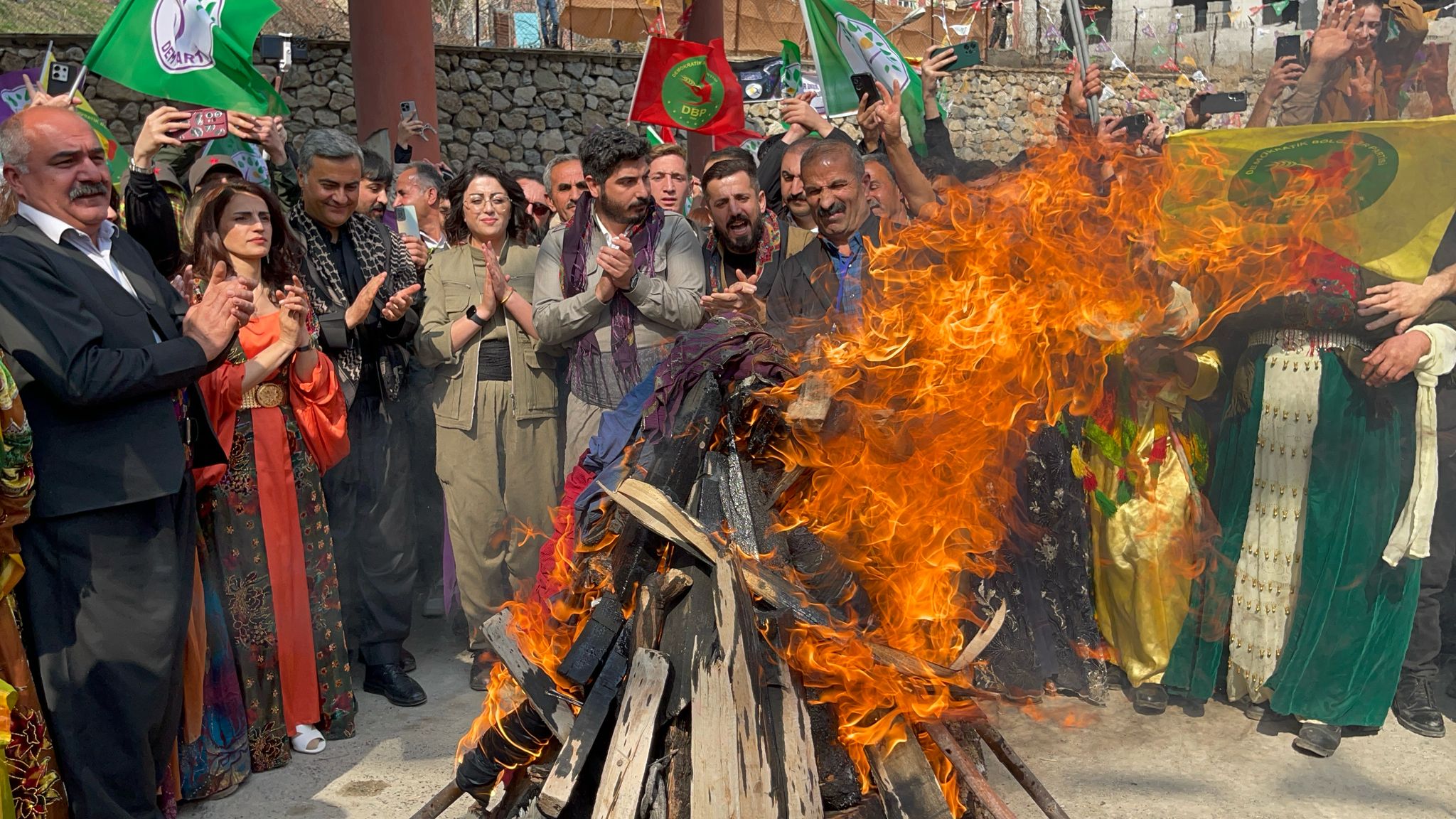 Hakkari’de Newroz Coşkuyla Kutlandı
