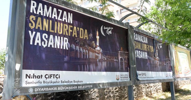 Diyarbakırlıları kızdıran Ramazan afişi
