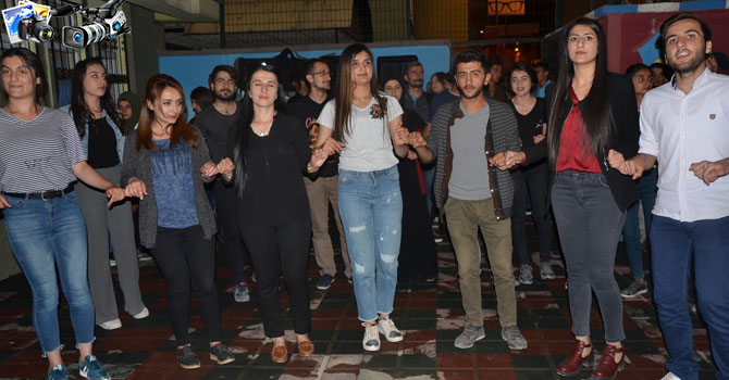 Hakkari'de Öğretmen ve Öğrenciler İftar Yemeğinde buluştu