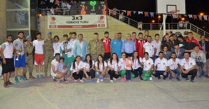 Hakkari'de Streetball 3x3 Basketbol Turnuvası Sona Erdi