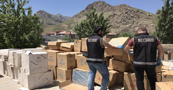 Hakkari'de 67 bin 500 paket kaçak sigara ele geçirildi