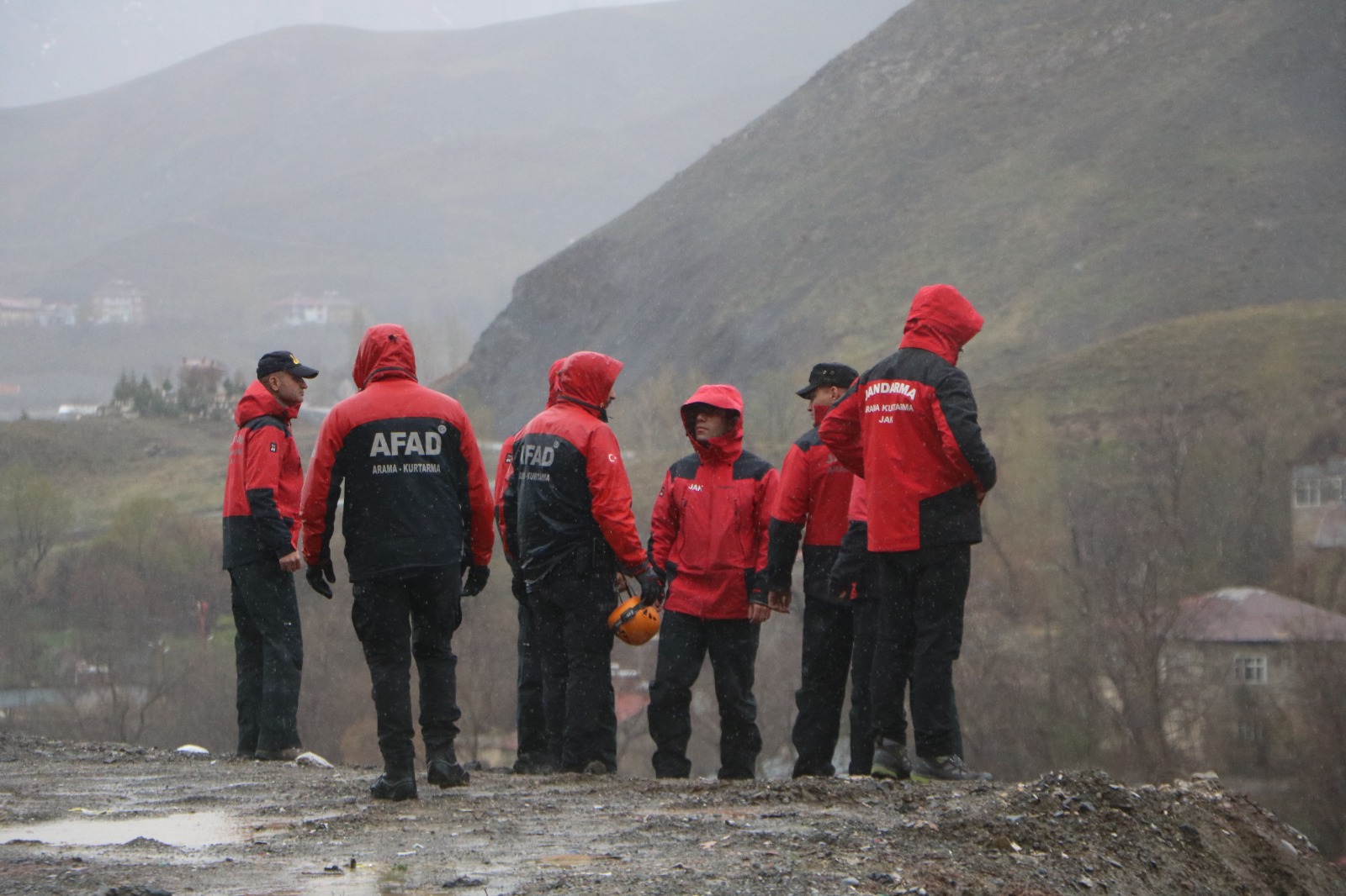 Hakkari'deki Kayıp kadın arama çalışması sürüyor