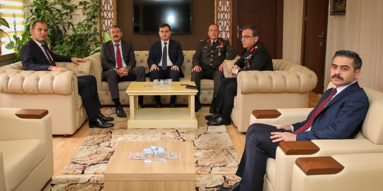 Vali Çelik’ten Başsavcı Ünlüsoy’a taziye ziyareti