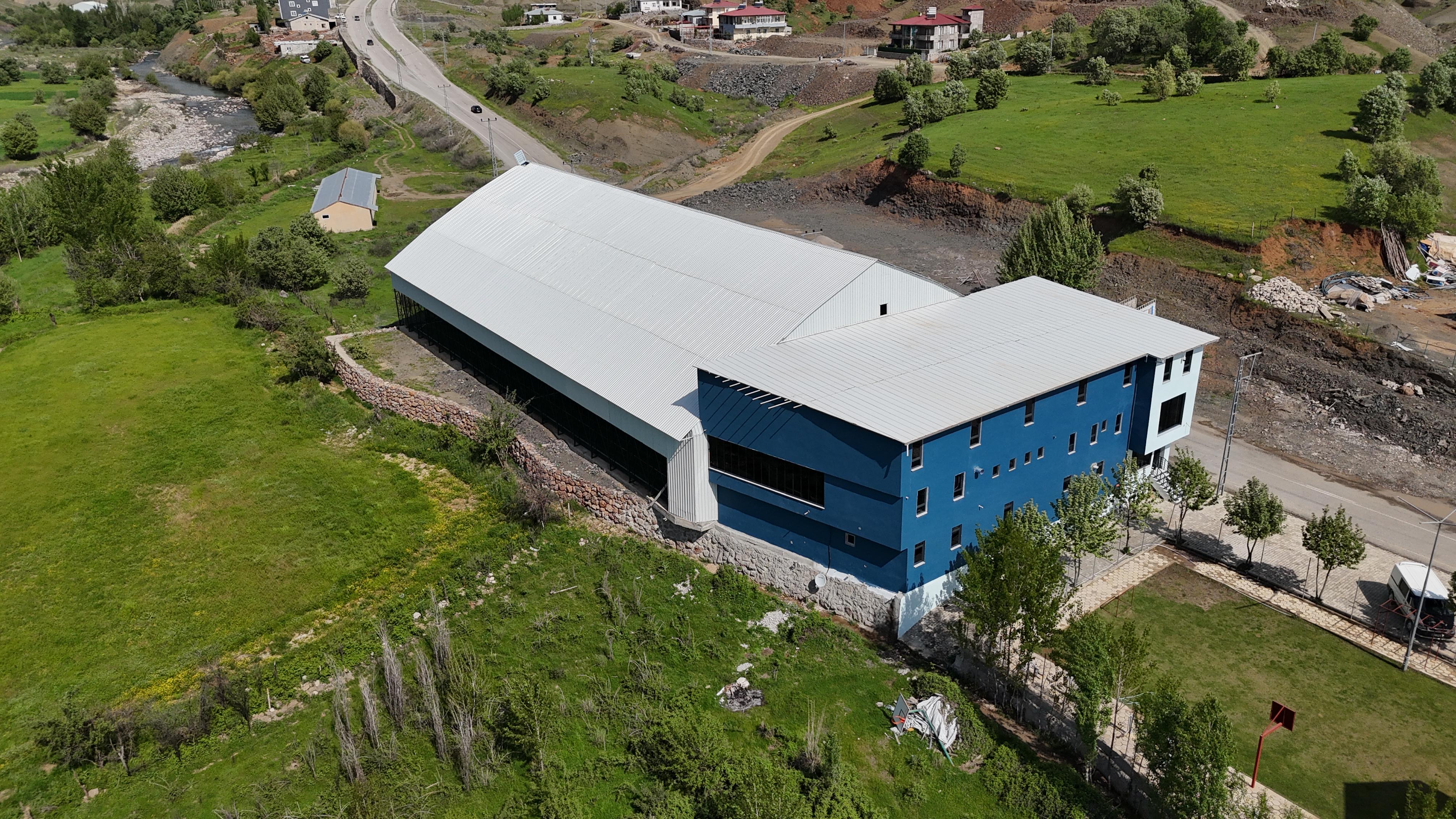 Derecik'te sosyal tesisler hizmete açıldı