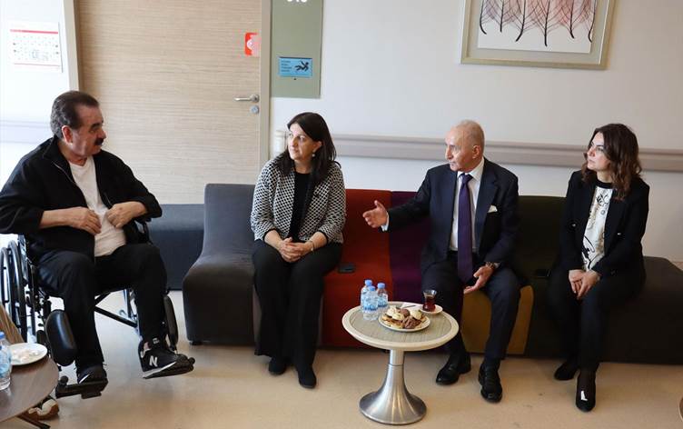 İbrahim Tatlıses ve Hikmet Çetin'den Sırrı Süreyya Önder'e ziyaret