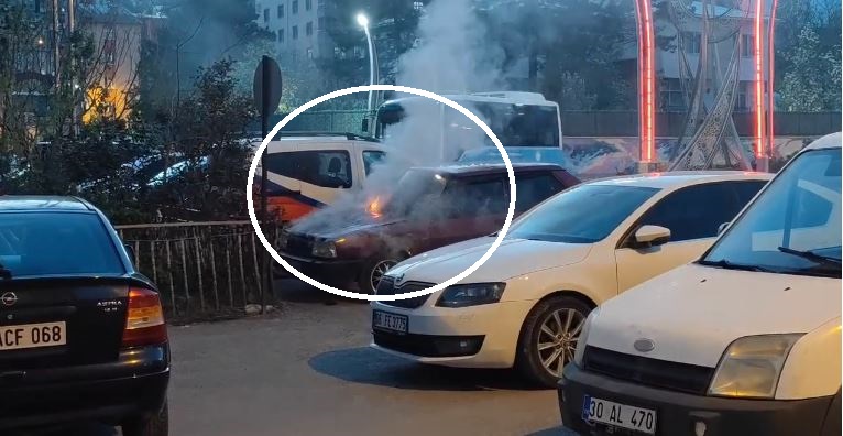 Hakkari’de Otomobil Yangını Paniğe Yol Açtı