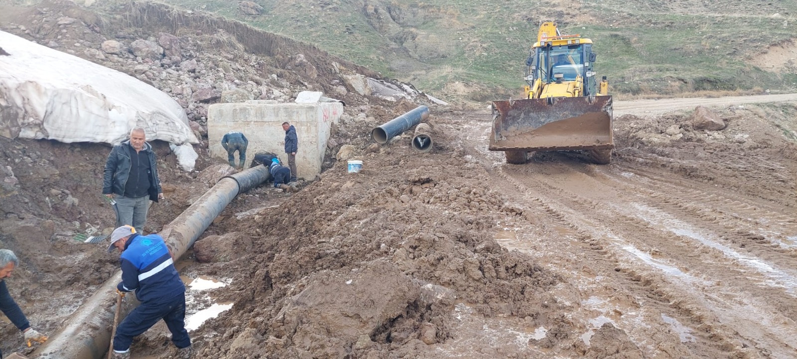 Hakkari’de Zorlu Mücadele Sonuç Verdi: Su Arızası Giderildi