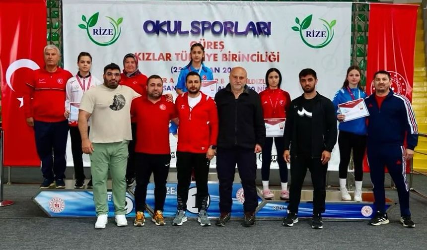 Hakkarili Kızlardan Güreş Şampiyonasında Türkiye Dereceleri