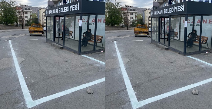 Hakkari Belediyesi’nden Sürücülere Uyarı: Duraklara Park Etmeyin