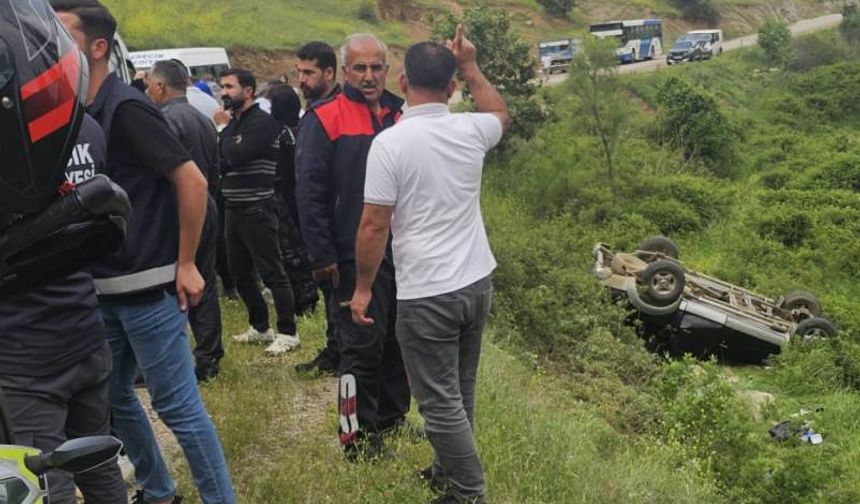 Pikap Şarampole Devrildi: 7 Yaralı