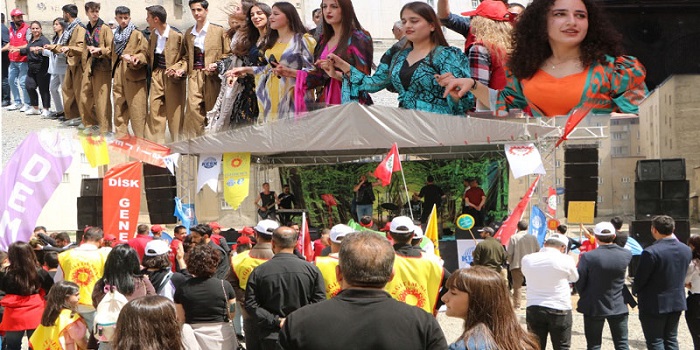 Hakkari'de 1 Mayıs Emek ve Dayanışma Günü Coşkuyla Kutlandı