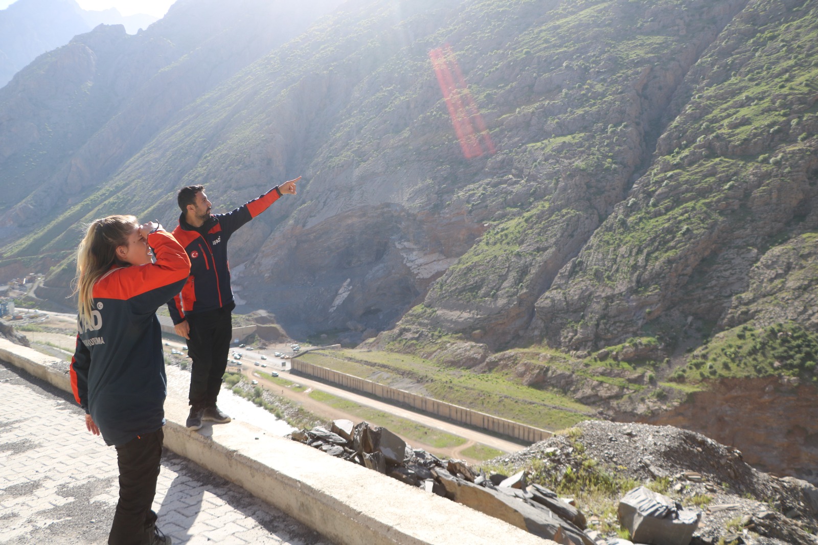 Hakkari’de Dağda Kaybolan Yaşlı Adam Bulundu