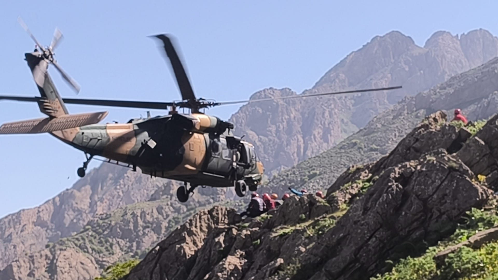Hakkari'de Nefes Kesen kurtarma operasyonu böyle görüntülendi