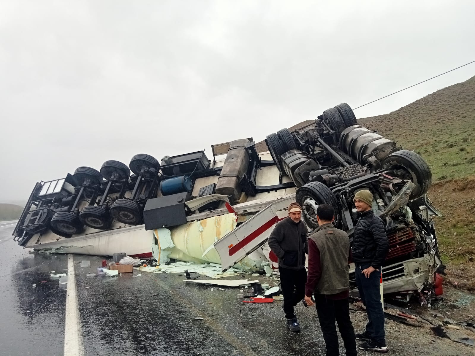 Hakkari Trafiğinde Tehlike Bitmiyor: Yine Peş Peşe Kazalar