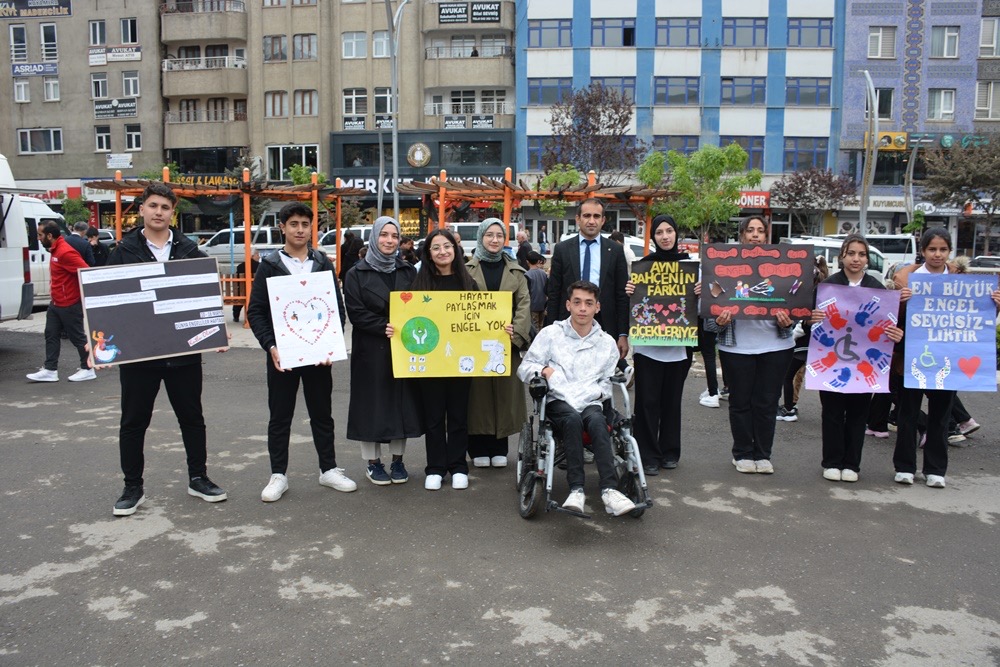 Hakkari’de Engelliler İçin Yürüyüş