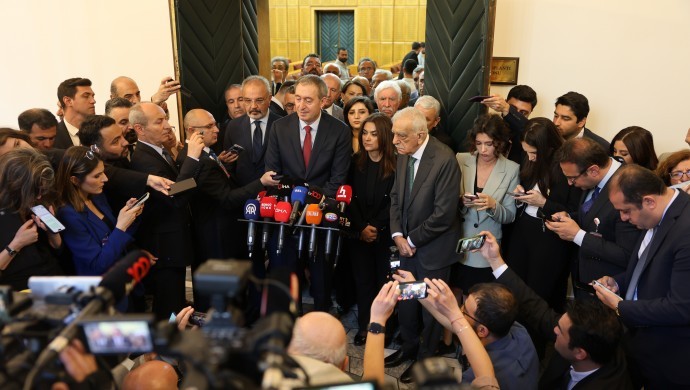 Bakırhan: Toplumun bu sürece inanması için iktidar adım atabilir