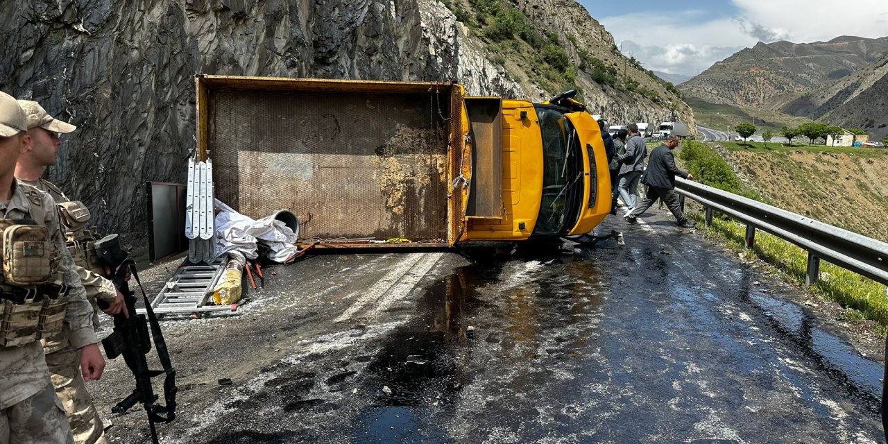 Hakkari Van Karayolunda kaza: 2 yaralı