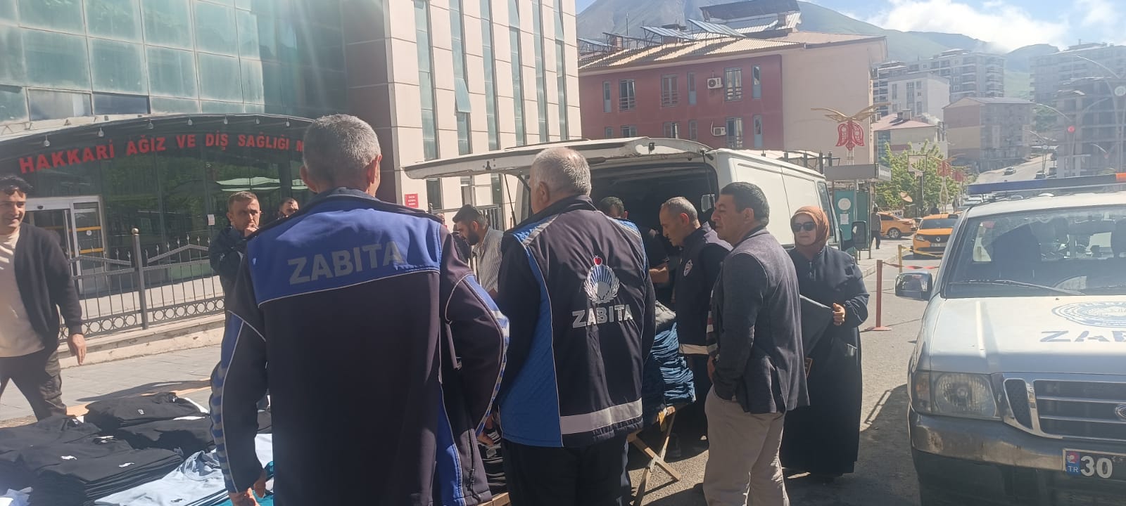 Zabıta ekiplerinin denetimleri sürüyor