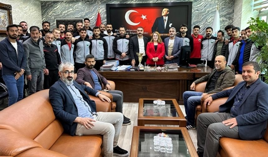 Yüksekova Belediyespor’dan Eş Başkanlara Ziyaret