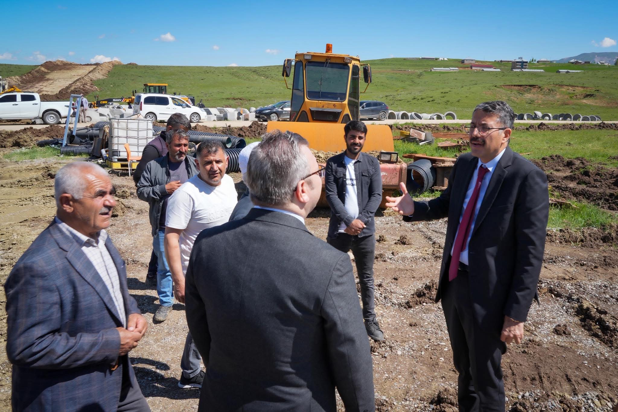 Vali Ali Çelik, Yüksekova Organize Sanayi Bölgesi'nde İncelemelerde Bulundu