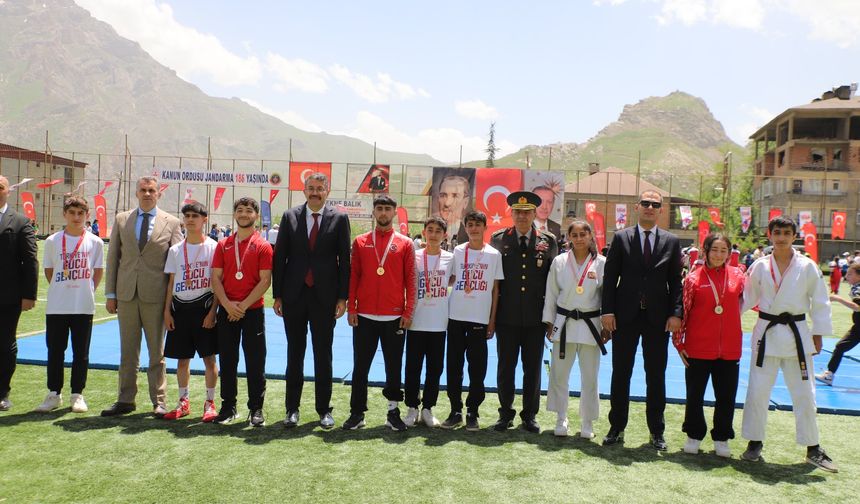 Hakkari’de 19 Mayıs coşkuyla kutlandı