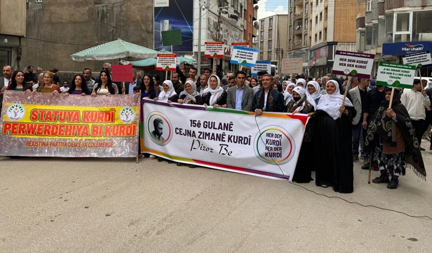 Kürt Dil Bayramı Yüksekova’da halaylar ile kutlandı