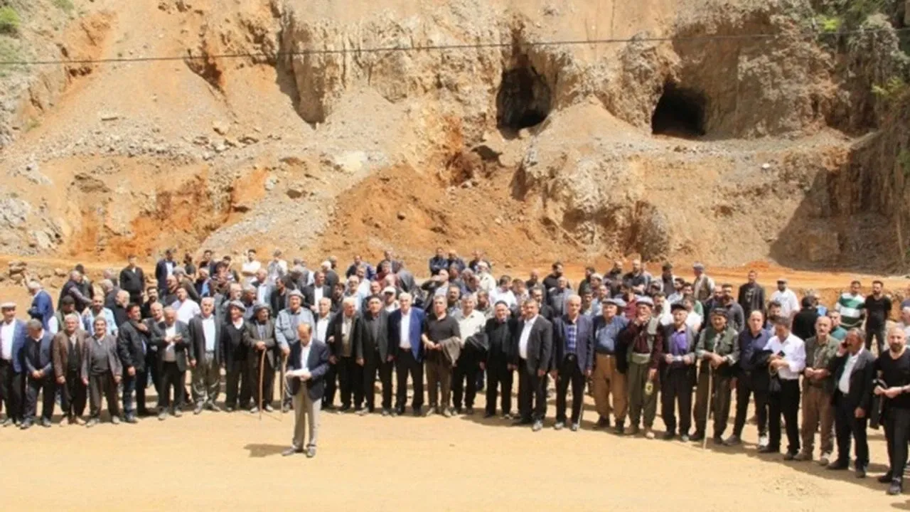 Hakkari'de Mahkeme 'Dur' Dedi, Şirket Devam Ediyor: Kavaklı Köyü İsyanda