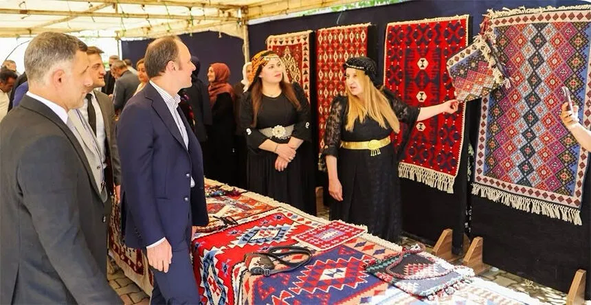 Şemdinli’de Yıl Sonu Sergisi: El Sanatları ve Kültürel Eserler İlgi Gördü