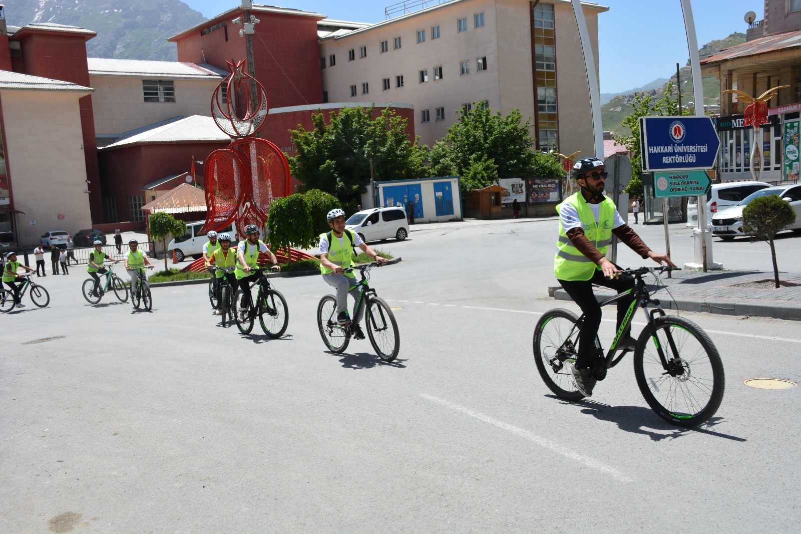 Yeşilay’ın Bisiklet Turu: Hakkari’de Sağlıklı Bir Adım"