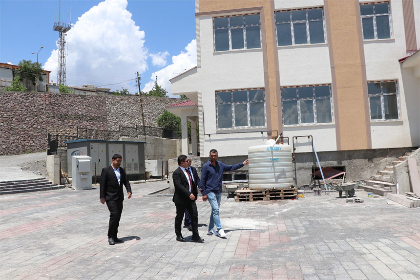 Hakkari’de Okul çalışmaları sürüyor