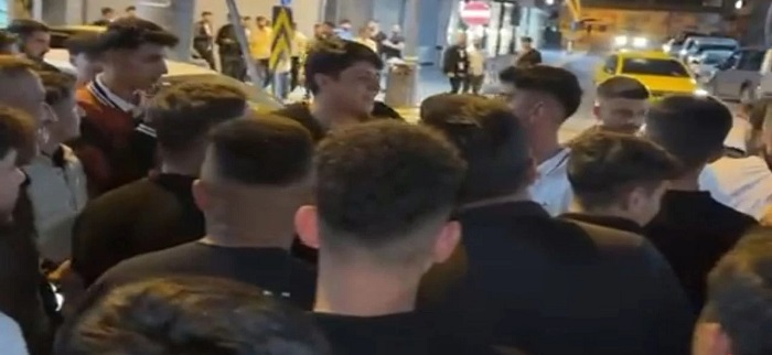 Hakkari’de Özel Harekat Polisi ile Gençler Arasında Tartışma Kavgaya Dönüştü