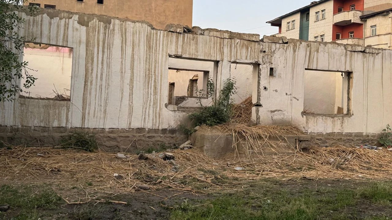 Hakkari'de Cezaevinden Tahliye Oldu, Evi Tanınmaz Hâle Gelmişti