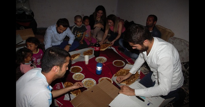 'Ahbap' yoksul ailelerin sesi olmaya devam ediyor!