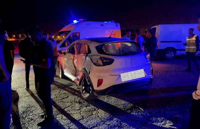 Hakkari'de İki Araç Çarpıştı, 5 Yaralı