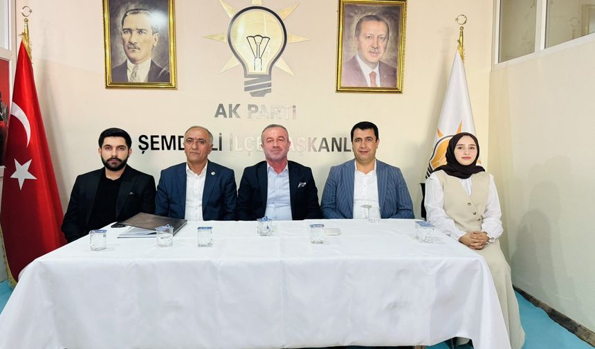 Hakkari AK Parti’ Teşkilatı Şemdinlide temaslarda bulundu