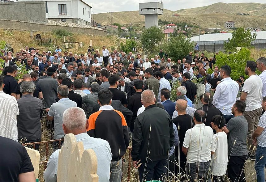 Ölü Bulunan Genç Yüksekova'da toprağa verildi