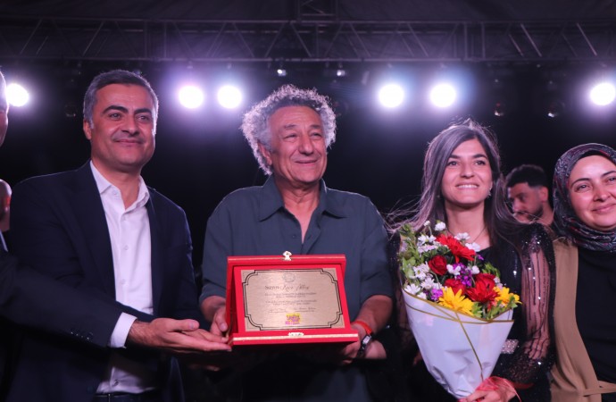 Xêro Abbas: Sanatçılar sürece omuz vermeli