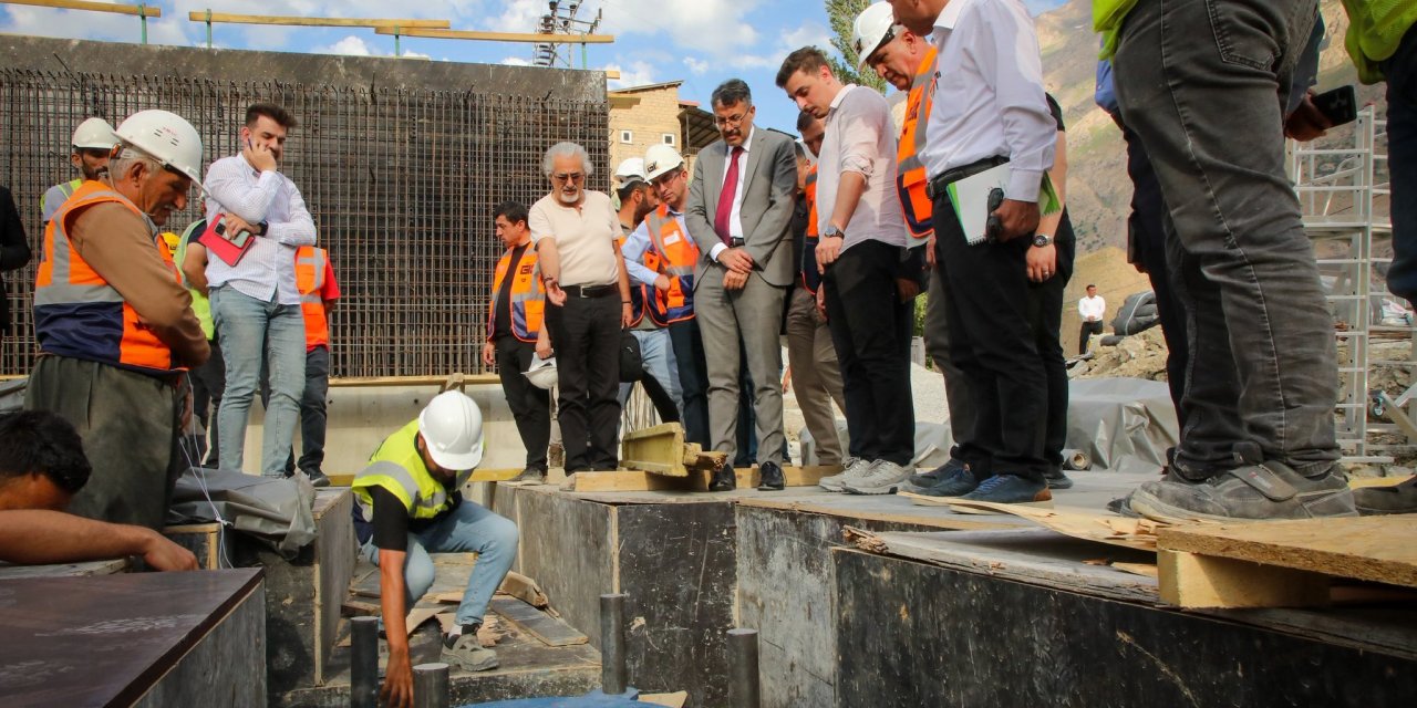 Hakkari’de Bir İlk: Sismik İzolatörlü Hastane yapılıyor