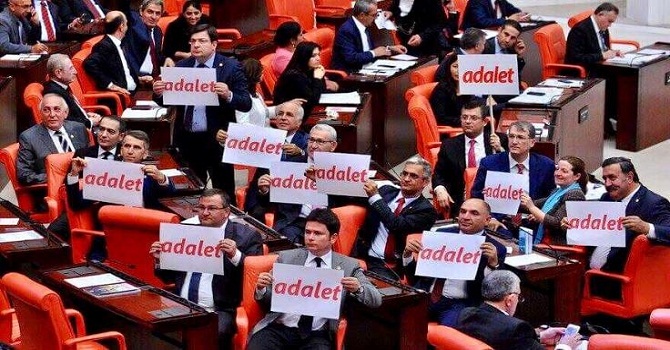 Meclis'te 'adalet yürüyüşü' tartışması
